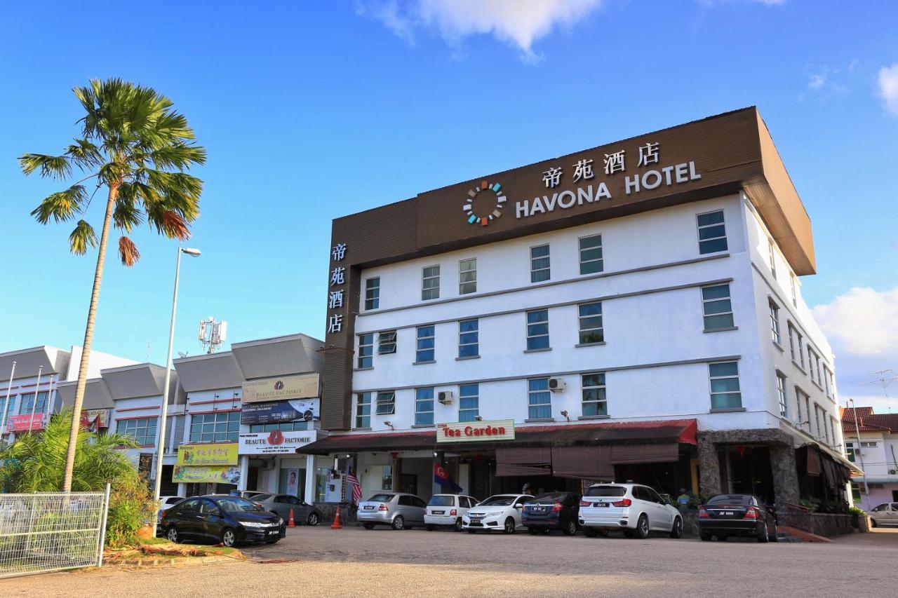 Havona Hotel - Taman Tropika Kulai Exteriör bild