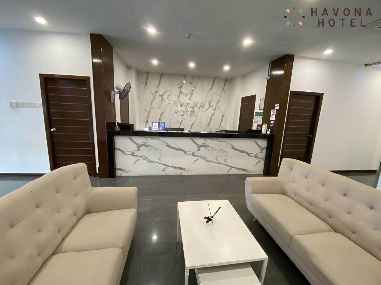 Havona Hotel - Taman Tropika Kulai Exteriör bild