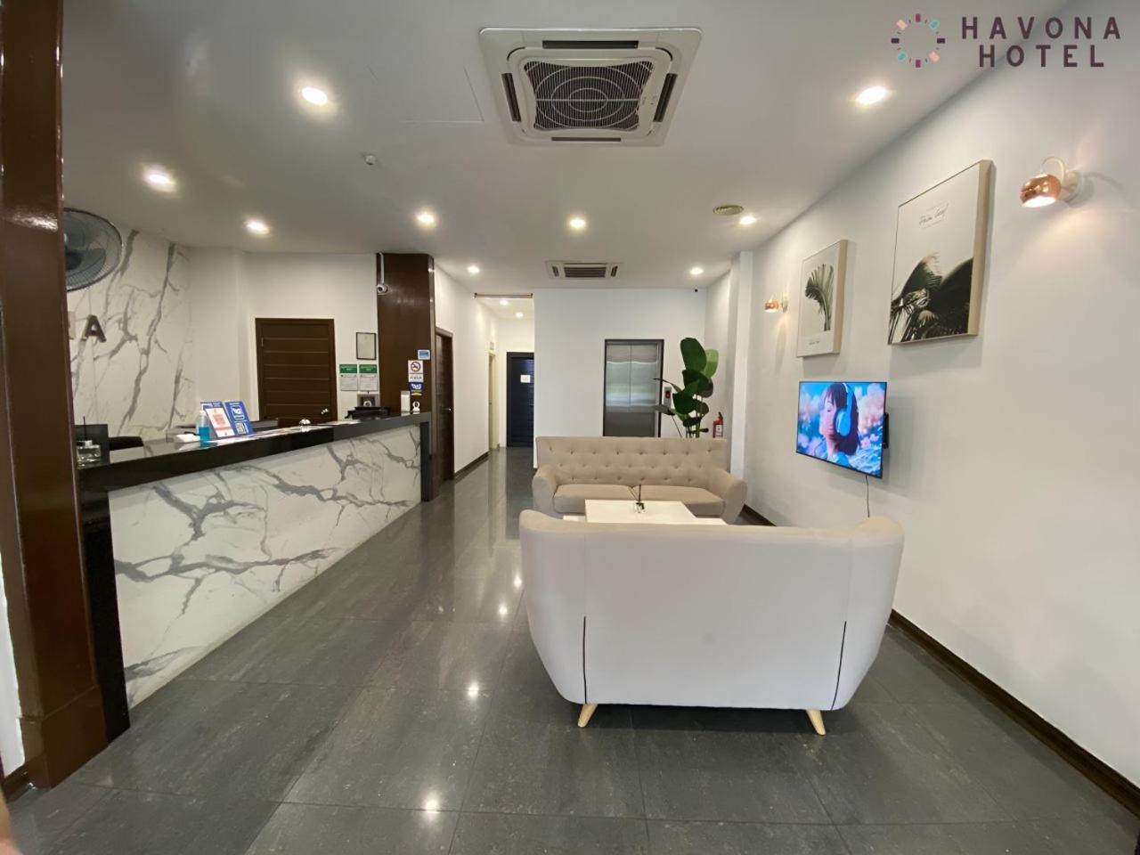 Havona Hotel - Taman Tropika Kulai Exteriör bild
