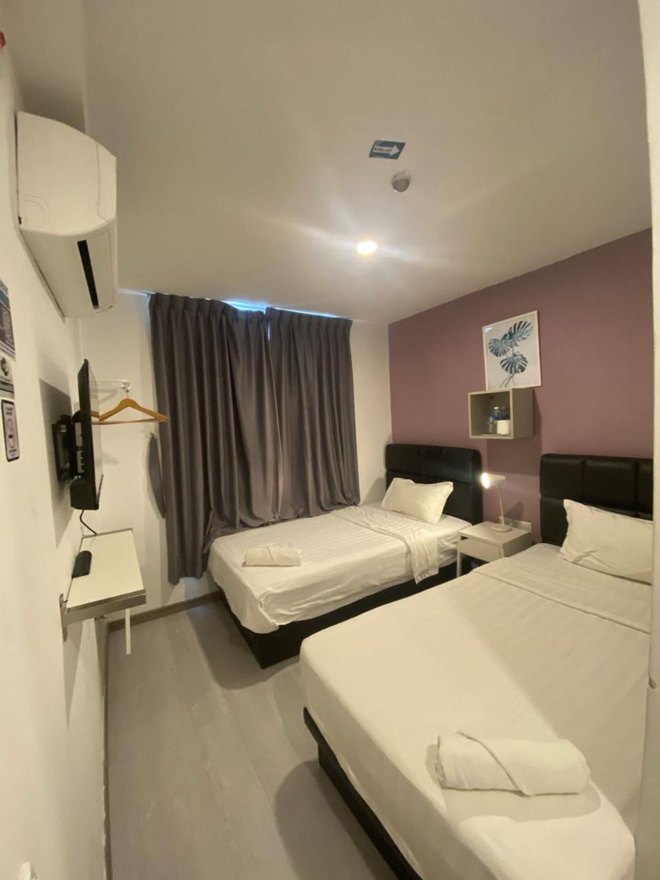 Havona Hotel - Taman Tropika Kulai Exteriör bild