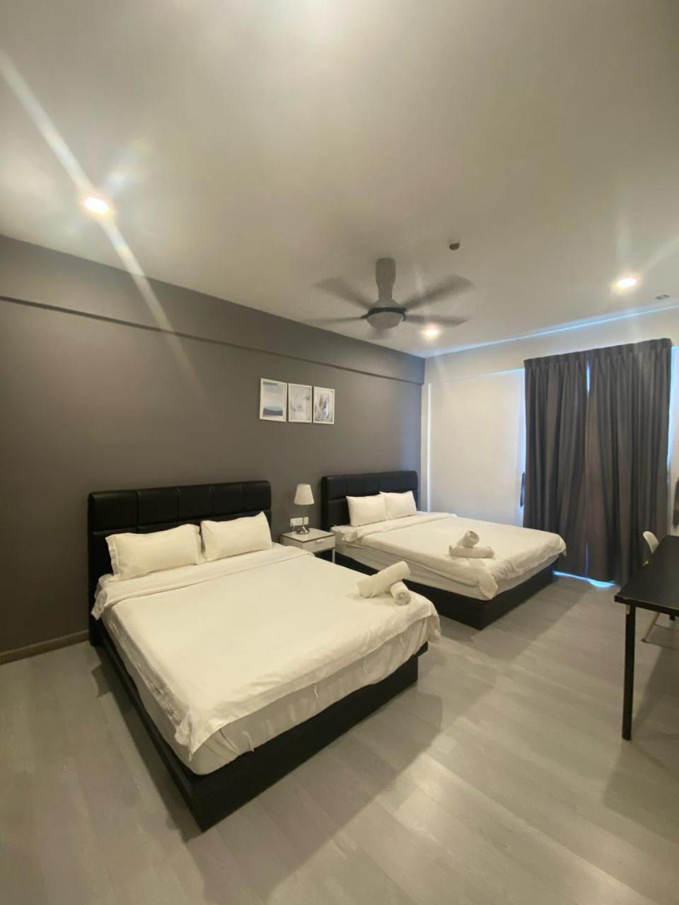 Havona Hotel - Taman Tropika Kulai Exteriör bild