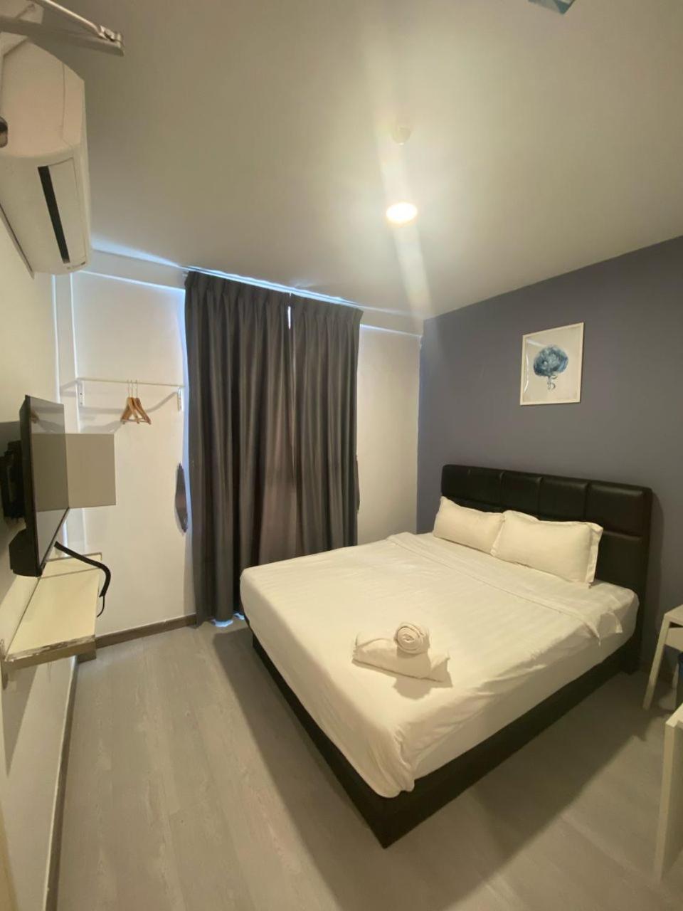Havona Hotel - Taman Tropika Kulai Exteriör bild