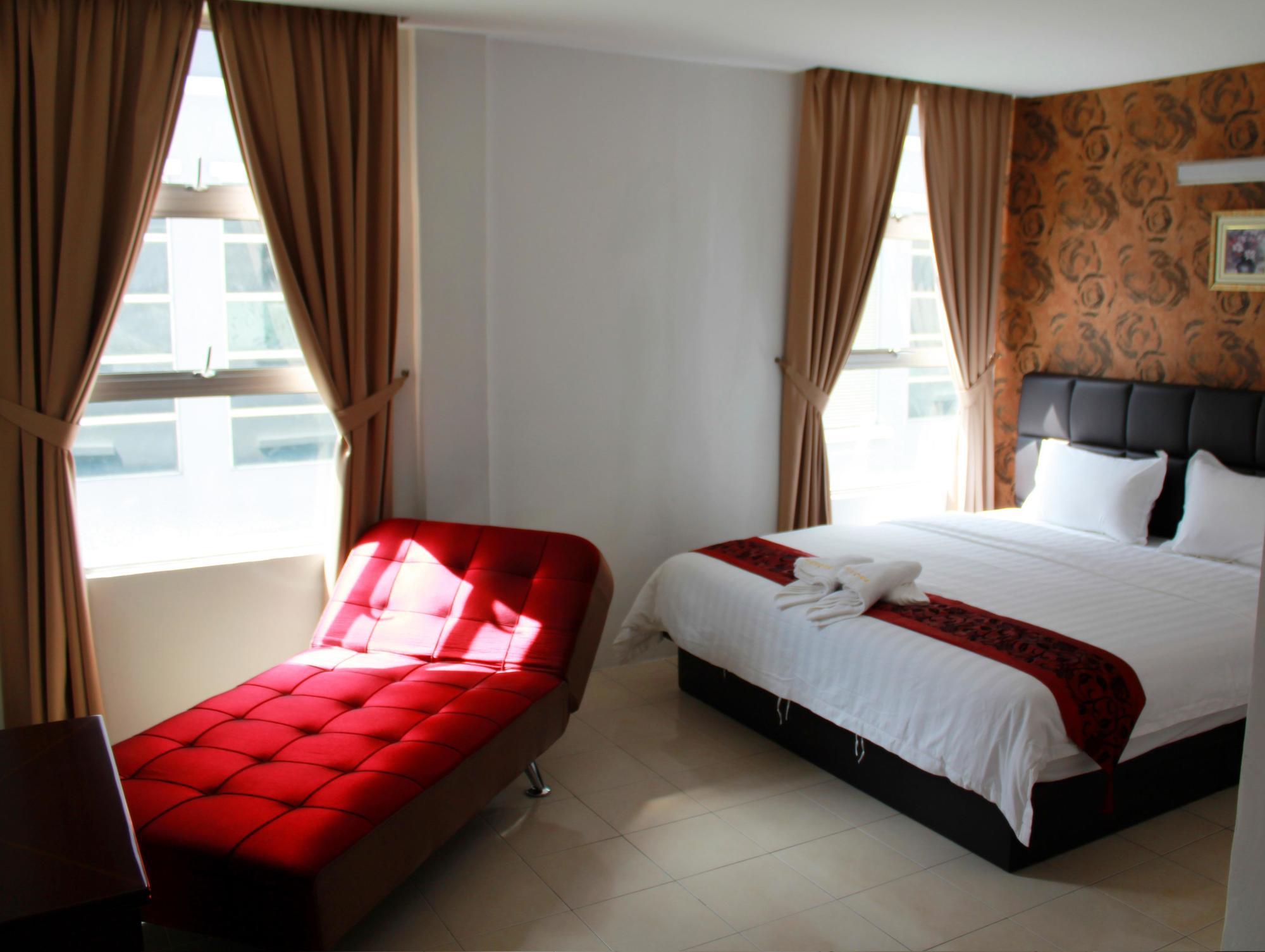 Havona Hotel - Taman Tropika Kulai Exteriör bild