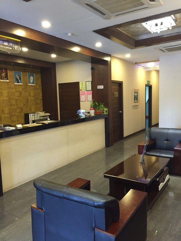 Havona Hotel - Taman Tropika Kulai Exteriör bild