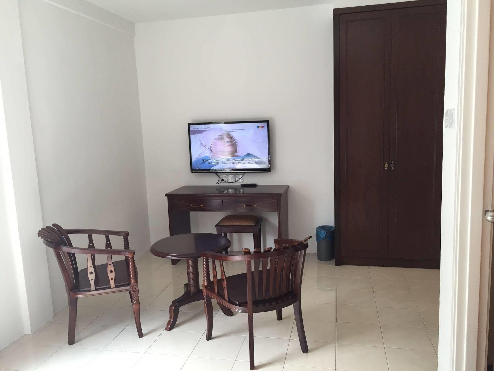 Havona Hotel - Taman Tropika Kulai Exteriör bild