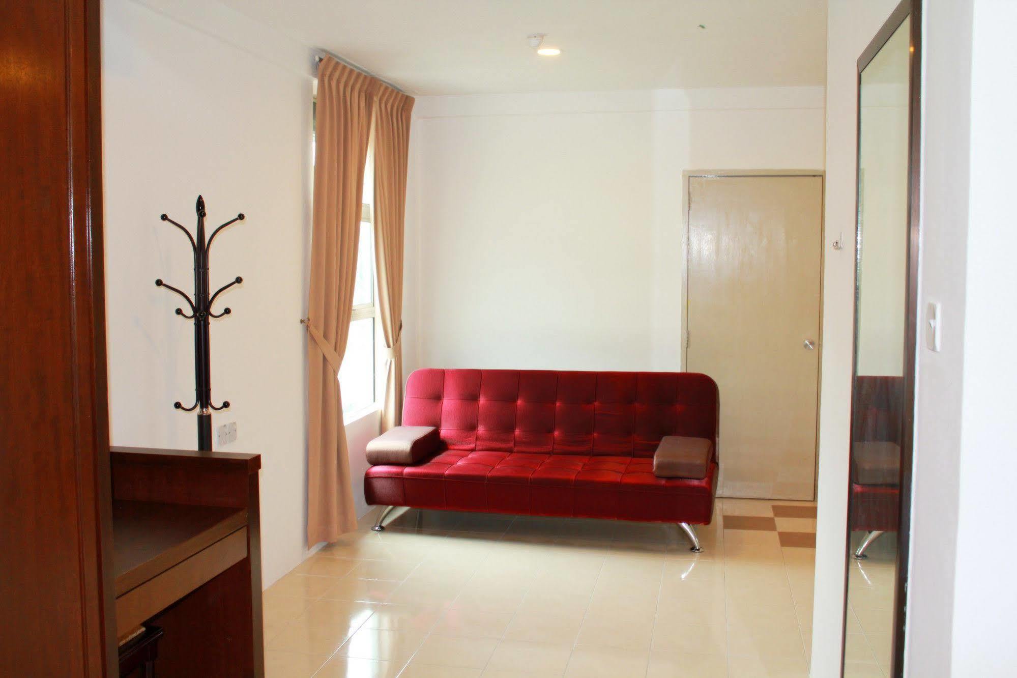 Havona Hotel - Taman Tropika Kulai Exteriör bild