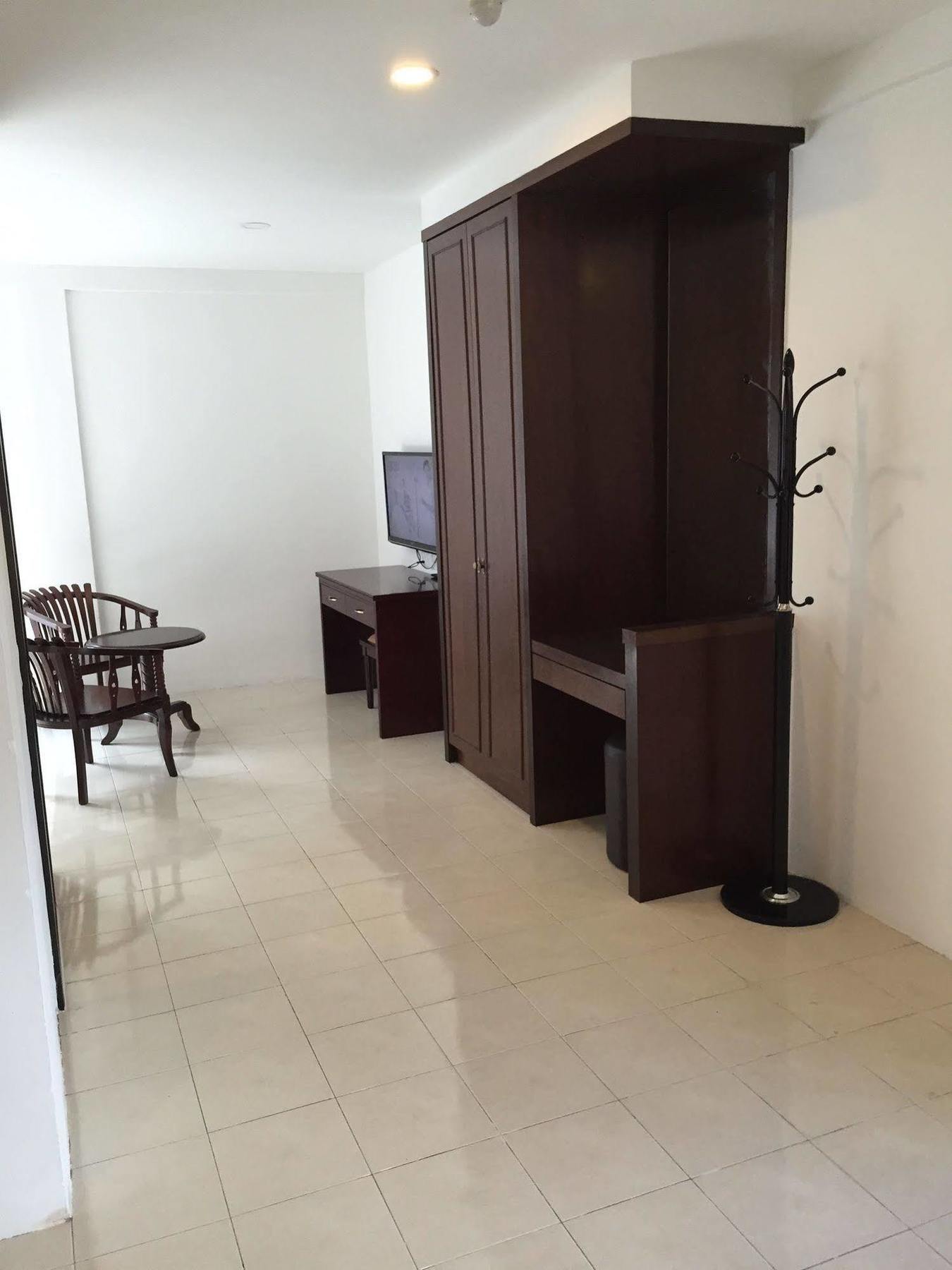 Havona Hotel - Taman Tropika Kulai Exteriör bild