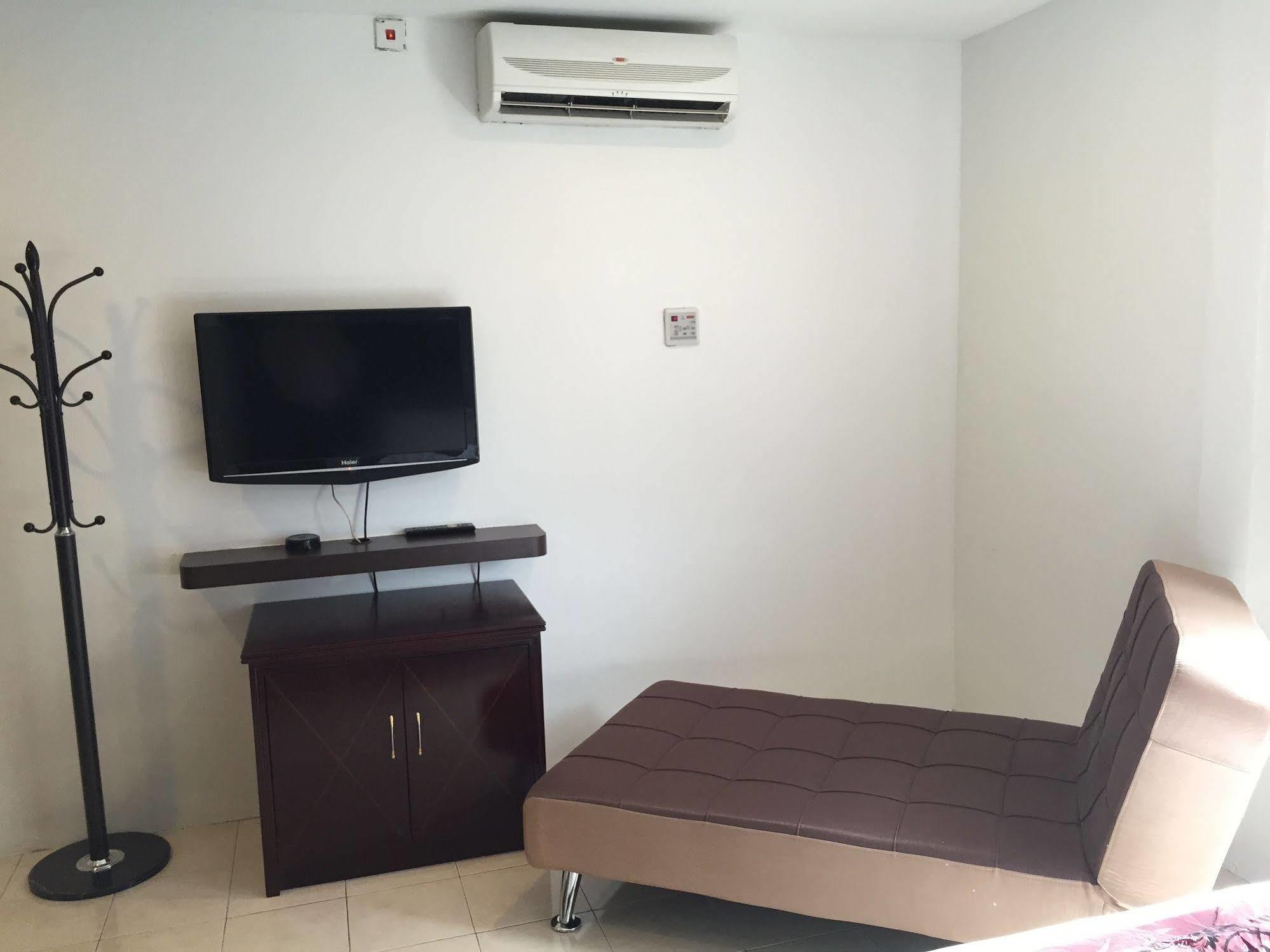 Havona Hotel - Taman Tropika Kulai Exteriör bild