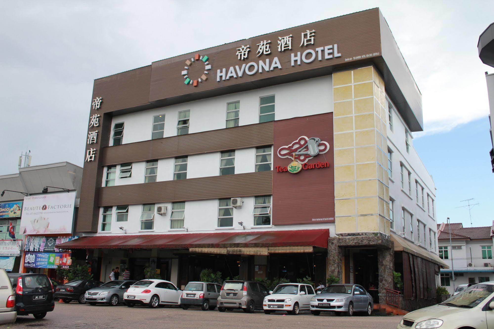 Havona Hotel - Taman Tropika Kulai Exteriör bild