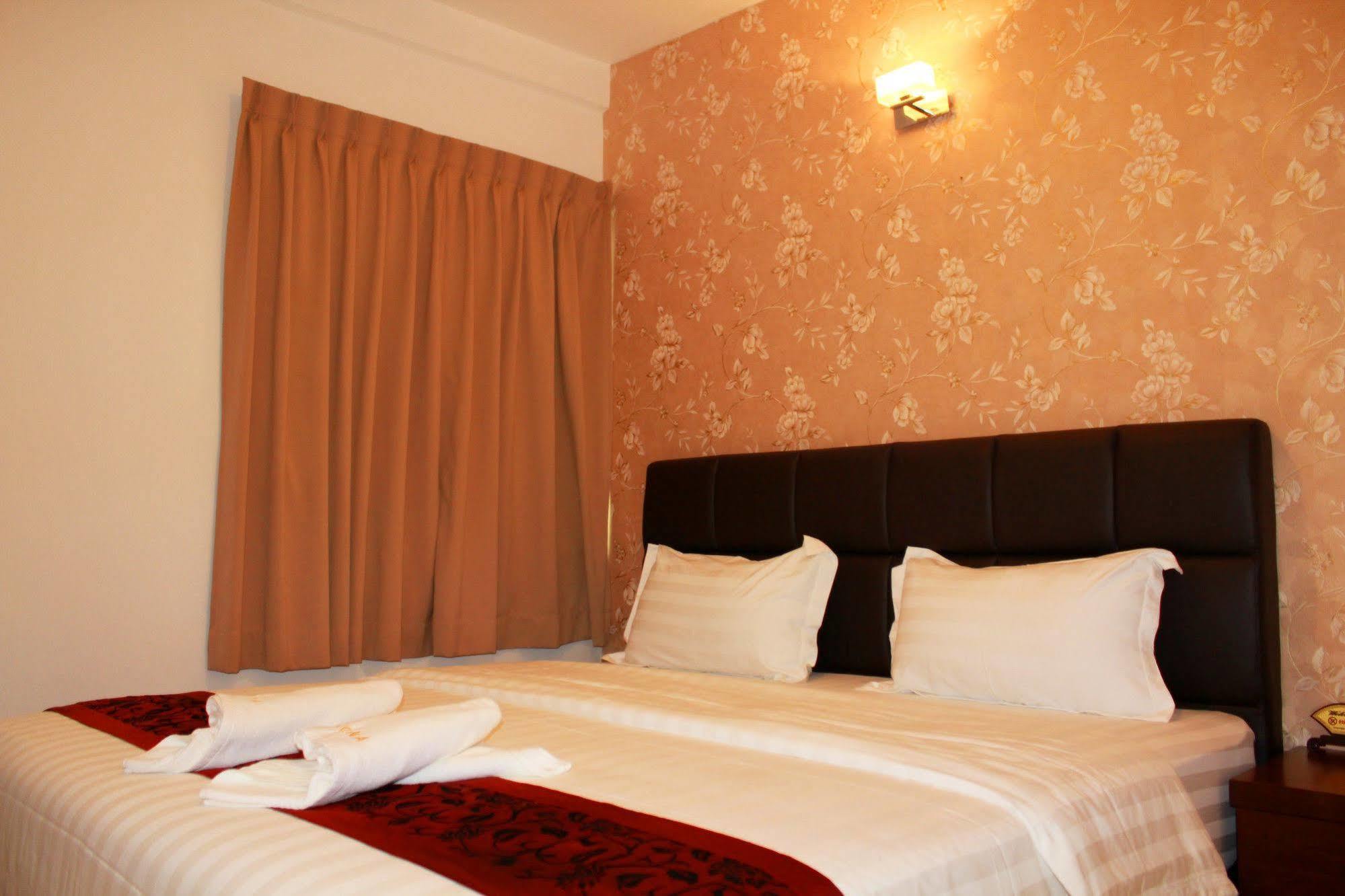 Havona Hotel - Taman Tropika Kulai Exteriör bild